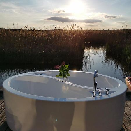 Pfahlbau Sunset II Toplage Inklusive Elektroboot 루스트 외부 사진