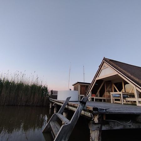 Pfahlbau Sunset II Toplage Inklusive Elektroboot 루스트 외부 사진
