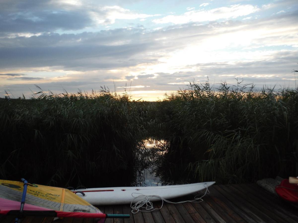Pfahlbau Sunset II Toplage Inklusive Elektroboot 루스트 외부 사진