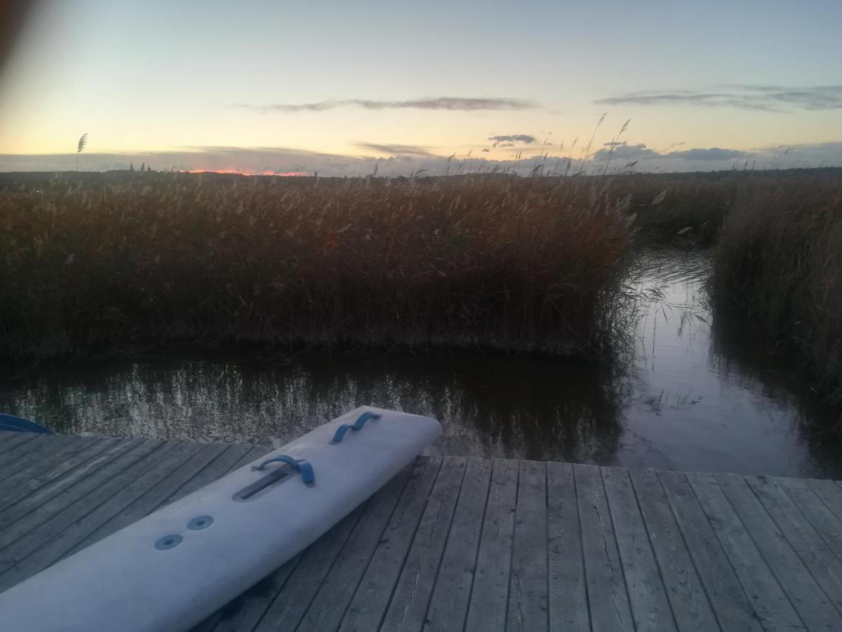 Pfahlbau Sunset II Toplage Inklusive Elektroboot 루스트 외부 사진