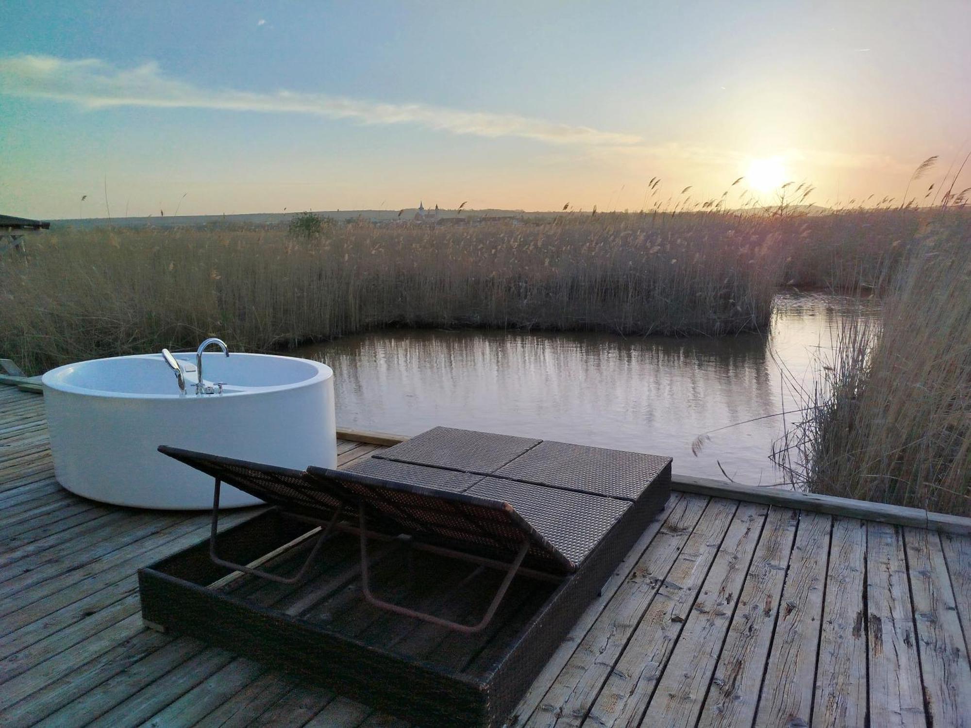 Pfahlbau Sunset II Toplage Inklusive Elektroboot 루스트 외부 사진